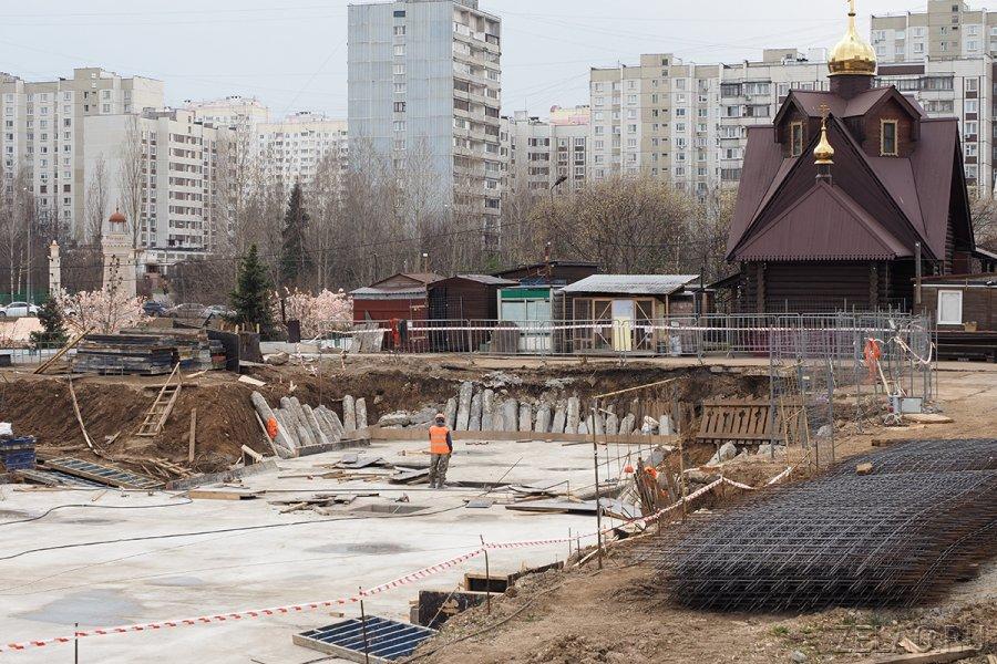 В 16 микрорайоне стартовало строительство храма Архистратига Михаила В 16 микрорайоне стартовало строительство храма Архистратига Михаила