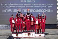 Заместитель директора Росгвардии генерал-полковник Василий Сонин поздравил победителей Всероссийского конкурса профессионального мастерства «Лучший по профессии»
