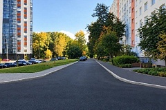 В Старом Крюково обновляют асфальт у жилых корпусов