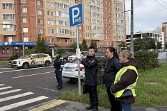 Автоинспекторы совместно с родителями, педагогами провели акцию «Родительский патруль»