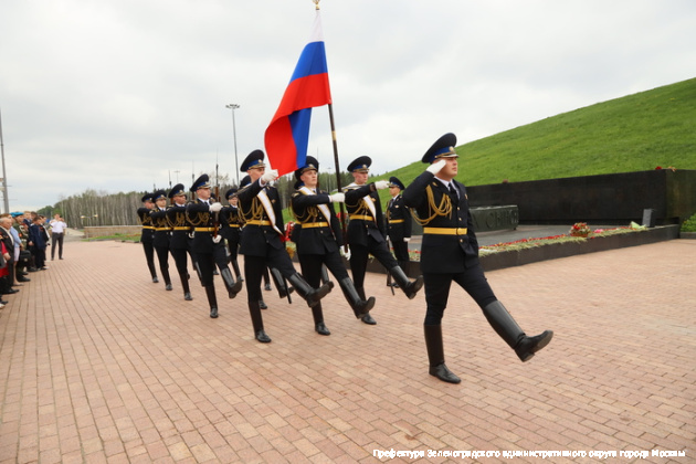 В Зеленоград на вернисаж прибыло подразделение Президентского полка